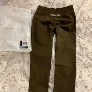 Alphalete amplify Canteen